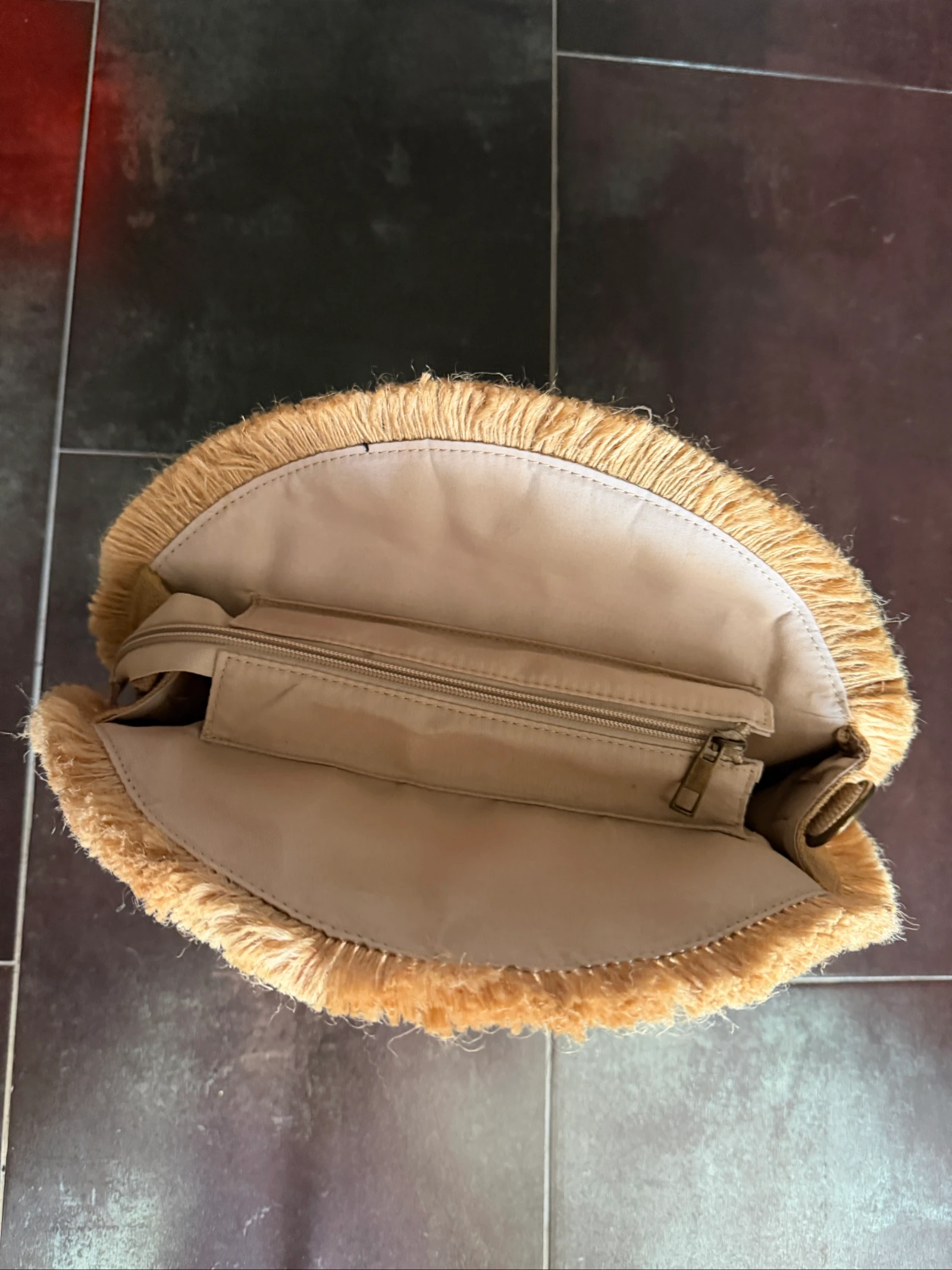 Tas – photo 2